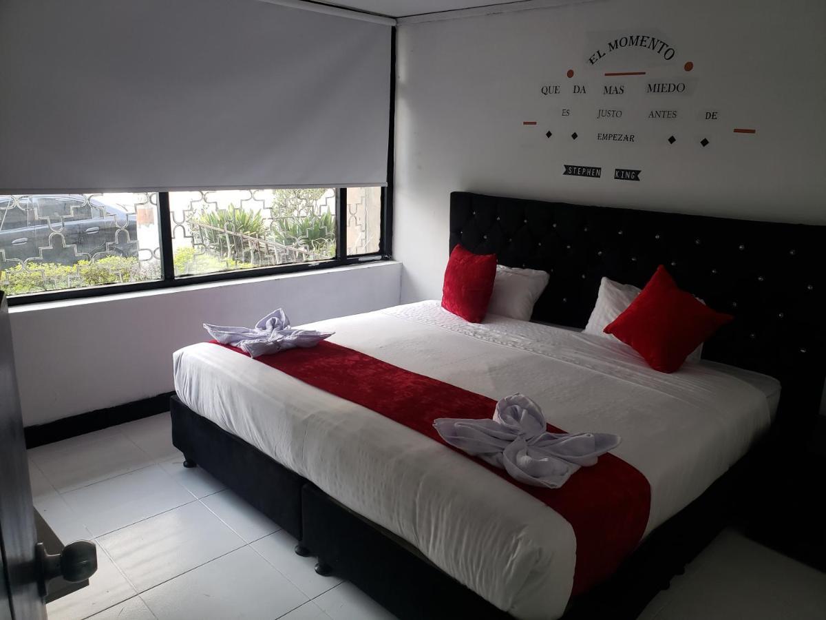 Aw Hotel American Travel Богота Экстерьер фото