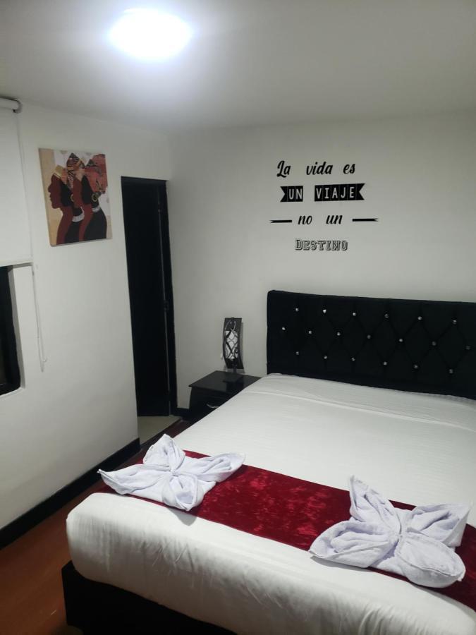 Aw Hotel American Travel Богота Экстерьер фото